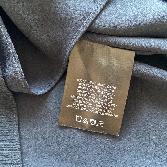 T Tahari Lined Ruffle Blouse - Picture 6 of 6